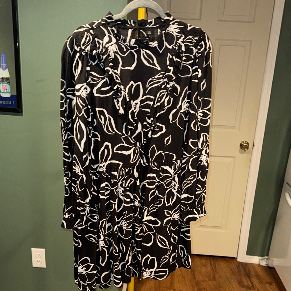 NWT  Black and White Floral Dress